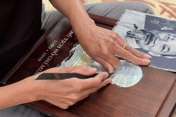 Hà Nội: Khảm trai Chuyên Mỹ và bước tiến mới của nghề truyền thống