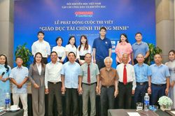 Hình ảnh đẹp tại Lễ phát động cuộc thi viết 'Giáo dục tài chính thông minh'