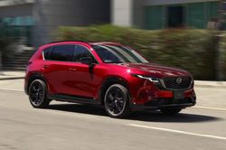 Mazda CX-5 bản hybrid mở bán tại Nhật Bản: Hiệu suất vượt trội bản châu Âu