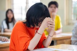 Áp lực thành tích thi lớp 10 có thể khiến thí sinh gian lận