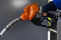 Thêm 3 doanh nghiệp đầu mối xăng dầu bị phạt 450 triệu đồng