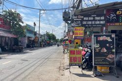 Lấn chiếm lòng đường, vỉa hè: Công an rời đi là tái lấn chiếm