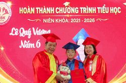 Học sinh cuối cấp lắng đọng cảm xúc với lễ trưởng thành