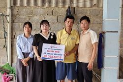 Trao hơn 30 triệu đồng đến người đàn ông bị ung thư máu ở Quảng Trị