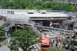 Vụ sập cầu vượt ở Seoul: Từ cải tạo đô thị đến áp lực an toàn hạ tầng