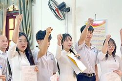 Quan t&acirc;m ph&aacute;t triển đảng vi&ecirc;n trong học sinh