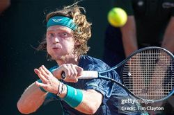 Roland Garros 2026: Rublev và Shelton tiến bước, Casper Ruud thoát hiểm sau 5 set kịch tính
