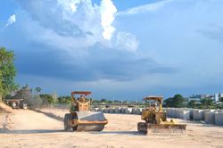 Tốc lực thi công kè khẩn cấp sông Vu Gia