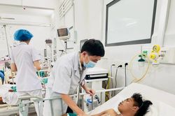 Bệnh viện Đa khoa Gia Lai báo động đỏ cứu sống bệnh nhân bị đâm thấu tim