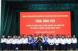 Hội đồng Nghĩa vụ quân sự TP. Hồ Chí Minh thăm chiến sĩ mới tại Lữ đoàn 101