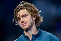 Roland Garros: Rublev và Shelton tiến bước, kịch tính 5 set loại lão tướng Monfils