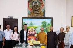 Lãnh đạo tỉnh Lâm Đồng thăm, chúc mừng Đại lễ Phật đản 2026