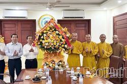 Trưởng Ban Tuyên giáo và Dân vận Tỉnh ủy Lương Đức Minh chúc mừng Đại lễ Phật đản 2026