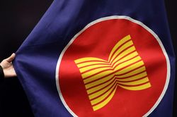 ASEAN giữ cân bằng trong thế giới bất định
