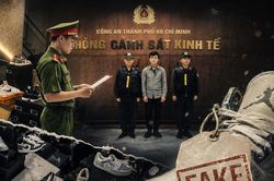 H&agrave;ng giả ho&agrave;nh h&agrave;nh tr&ecirc;n 'chợ online', bao giờ mới hết?