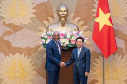 Ph&oacute; Chủ tịch Quốc hội, Thượng tướng Nguyễn Do&atilde;n Anh tiếp Đo&agrave;n hạ nghị sĩ Hoa Kỳ