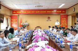 Tháo gỡ khó khăn, đẩy nhanh khám sức khỏe định kỳ miễn phí