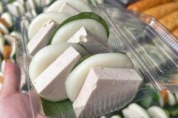 Bánh dày kẹp giò, chả