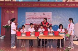 Truyền thông về nước sạch vệ sinh và phòng, chống dịch bệnh trong tình huống khẩn cấp tại xã Bạch Đằng
