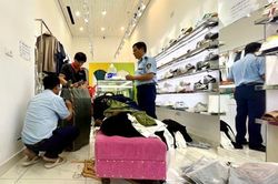 Hà Nội: Tạm giữ hơn 1.300 sản phẩm nghi giả mạo nhãn hiệu nổi tiếng