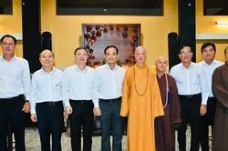 Lãnh đạo TPHCM thăm và chúc mừng Đại lễ Phật đản Phật lịch 2570 - Dương lịch năm 2026