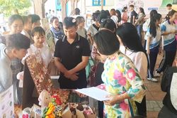 Gần 800 sinh viên tham gia cuộc thi ý tưởng khởi nghiệp và triển lãm sản phẩm khởi nghiệp