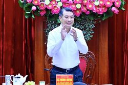 Thủ tướng: Vĩnh Long phải xác lập mô hình tăng trưởng mới để đạt mục tiêu '2 con số'