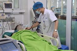 Liên tiếp nhập viện vì sốc nhiệt: Hôn mê sâu, suy đa tạng sau khi làm việc ngoài trời nắng nóng