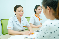 Cơ hội tiếp cận IVF cho c&aacute;c gia đ&igrave;nh hiếm muộn kh&oacute; khăn