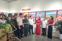 Khai mạc triển lãm ảnh 'Từ căn cứ địa Việt Bắc đến Chiến dịch Điện Biên Phủ'
