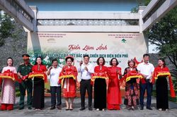 Khai mạc triển lãm ảnh 'Từ căn cứ địa Việt Bắc đến Chiến dịch Điện Biên Phủ'