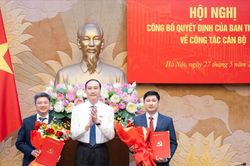 C&ocirc;ng bố c&aacute;c quyết định của Ban Thường vụ Đảng ủy Quốc hội về c&ocirc;ng t&aacute;c c&aacute;n bộ