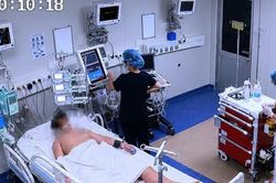 Một bệnh nhi tại TPHCM phù não, nguy kịch vì não mô cầu
