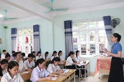 Tăng tốc trước 'giờ G': Thầy cô đồng hành học sinh vùng khó 'vượt' kỳ thi