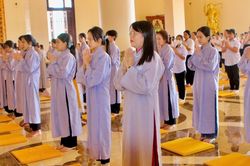 Mùa Phật đản: Người trẻ chọn một ngày tu Bát quan trai