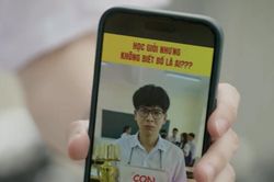 'Phía bên kia thành phố' tập 1: Khuê bị bạn học làm nhục ở trường vì không có bố