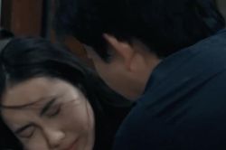'Dưới ô cửa sáng đèn' tập 6: Chồng nổi nóng với vợ nhưng cực dịu dàng với gái lạ