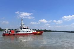 Tàu chở 11 người nghi bị sóng đánh chìm ở Hải Phòng, 2 người mất tích