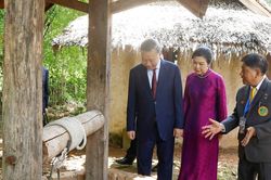 Tổng Bí thư, Chủ tịch nước dâng hương tưởng niệm Bác Hồ tại Thái Lan