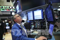 S&P 500 và Nasdaq lại lập đỉnh bất chấp rủi ro địa chính trị