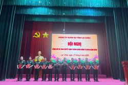 Đảng ủy Quân sự tỉnh Lai Châu trao quyết định thăng quân hàm sĩ quan năm 2026