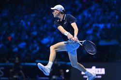 Jannik Sinner thắng áp đảo Clement Tabur tại vòng 1 Roland Garros