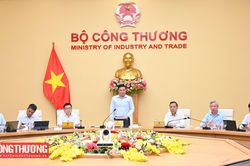 Bộ trưởng Lê Mạnh Hùng chủ trì hội nghị về bảo đảm cung ứng điện cao điểm mùa khô 2026