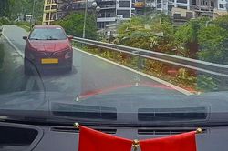 Tài xế hú vía né ô tô lao ngược chiều trên đèo Tam Đảo