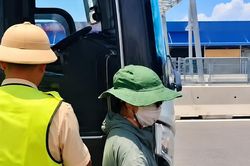 Xe 26 chỗ chở 37 khách lưu thông trên cao tốc bị CSGT phạt hơn 82 triệu đồng