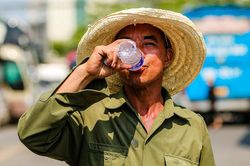 Dự báo thời điểm Bắc Bộ và miền Trung kết thúc đợt nắng nóng khốc liệt