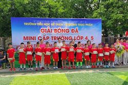 Trường Tiểu học Đề Thám tổ chức Giải bóng đá mini cấp trường lần thứ V