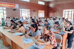 Bồi dưỡng nâng cao kiến thức thành lập Tổ hợp tác, Hợp tác xã cho 120 cán bộ, hội viên nông dân