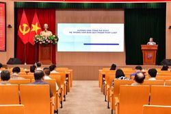 Đẩy mạnh th&ocirc;ng tin, truyền th&ocirc;ng về tổng r&agrave; so&aacute;t hệ thống văn bản quy phạm ph&aacute;p luật