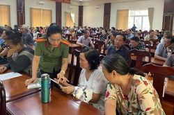 Công an phường Bà Rịa tuyên truyền phòng, chống ma túy, tội phạm cho hơn 100 cơ sở kinh doanh